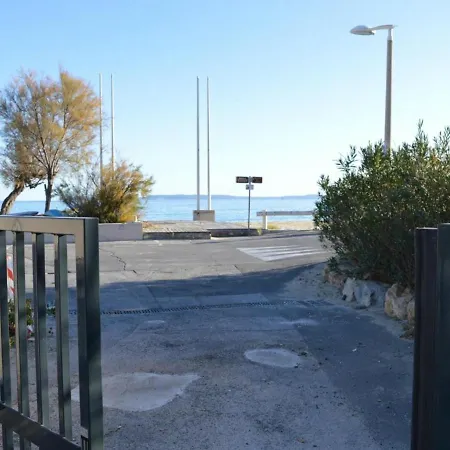 2 Pieces Avec Mezzanine Et Parking, Proche - - Fr-1-251-205 * ル・ラヴァンドゥー