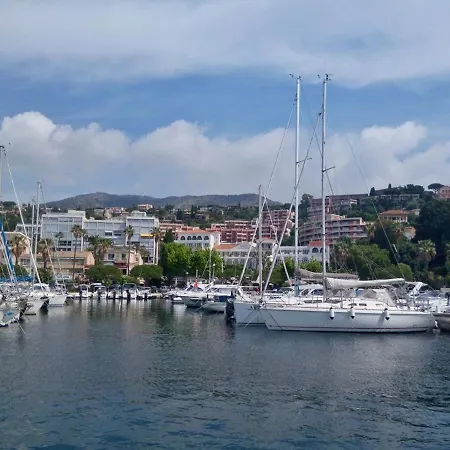 2 Pieces Avec Mezzanine Et Parking, Proche - - Fr-1-251-205 * Ле-Лаванду