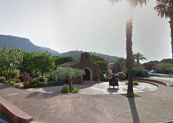 Apartmán 2 Pieces Avec Mezzanine Et Parking, Proche - - Fr-1-251-205 Le Lavandou